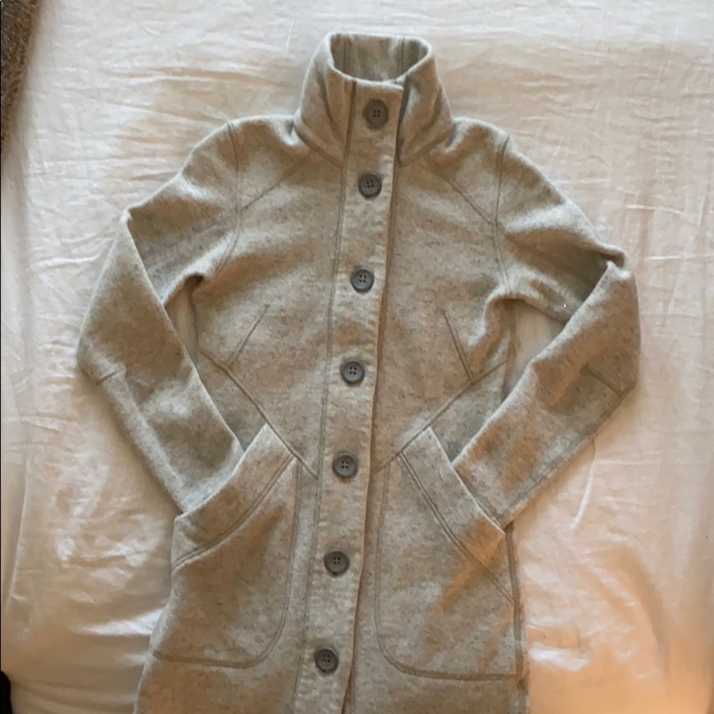 Marmot wool coating an